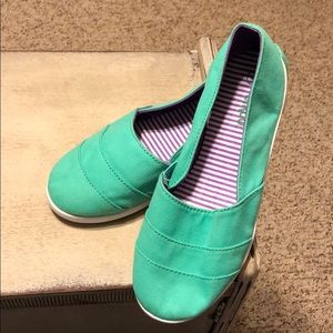 Circo slip-on shoes. Kids size 6